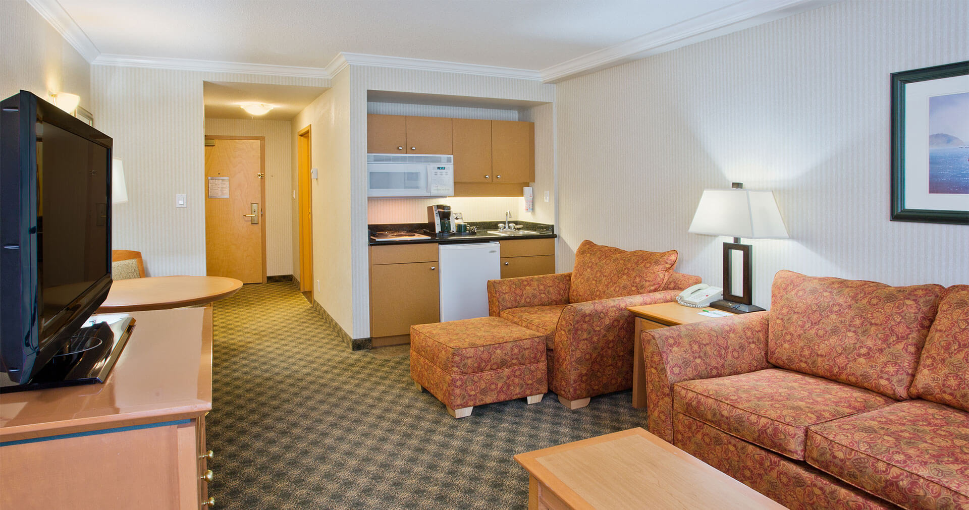 Rooms with kitchenettes available at Holiday Inn North Vancouver